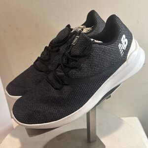 New balance MDRNBK1 Running men’s Sneaker size 10.5 4E- wide width
